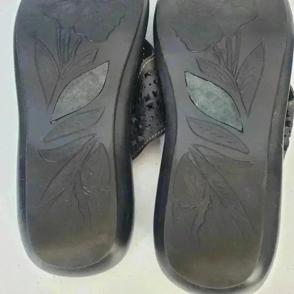 Born Womens Flip Flops Sz 6 - Picture 6 of 7